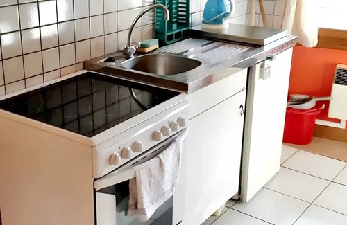 Mesnay Appartement | Homerez - Comfortable Apartment in Mesnay - 70 m² - Private Balcony