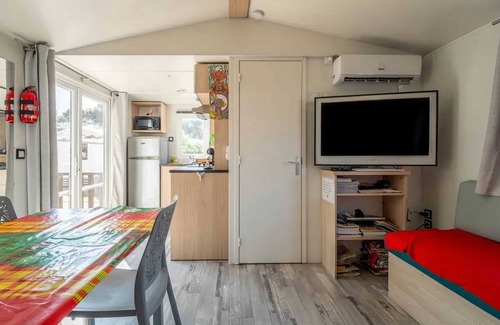 Narbonne-Plage Maison | Homerez - Comfortable Bungalow in Narbonne with Terrace & Parking
