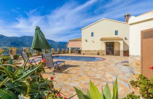 El Gastor Chalet De Ski | Homerez - Chalet confortable à El Gastor avec piscine privée