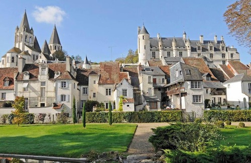 Loches Maison | Homerez - Maison confortable à Loches + Jardin spacieux