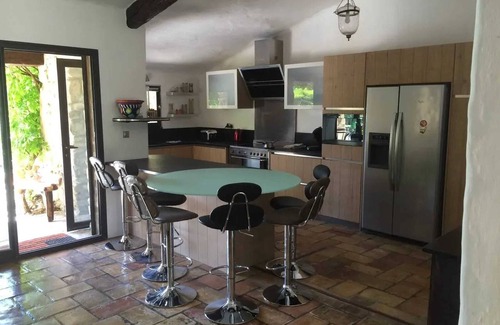 Puymeras Villa | Homerez - Villa contemporánea en Puyméras con piscina privada