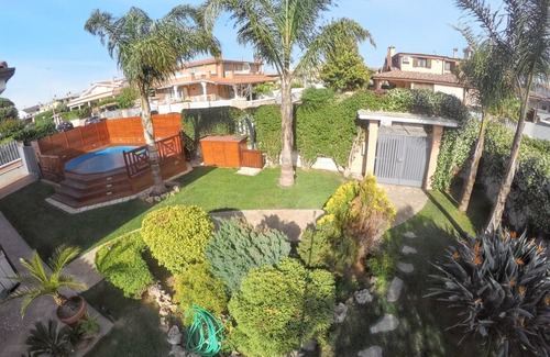 Ladispoli Villa | Homerez - Villa conviviale à Ladispoli avec piscine privée