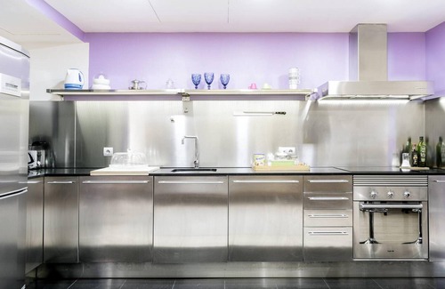 Palos de la Frontera Appartement | Homerez - Appartement pour 4 pers. avec piscine partagée et jardin à Madrid