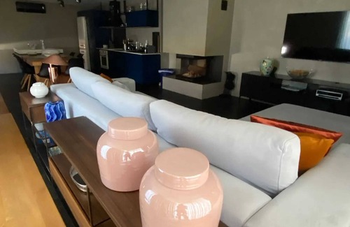 Paredes Maison | Homerez - Maison cosy avec piscine à Vandoma