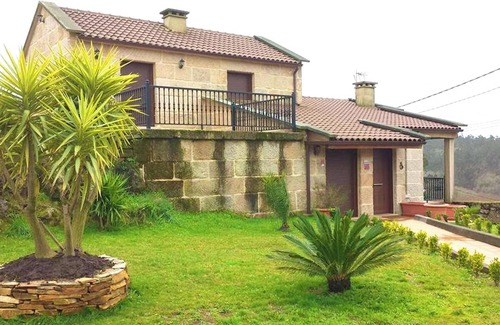 A Lama Maison | Homerez - Maison élégante à Pontevedra + piscine privée