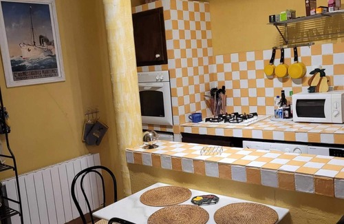 Albaron Appartement | Homerez - Family Apartment in Arles with Garden and Pool