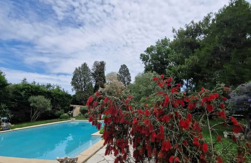 Albaron Appartement | Homerez - Family Apartment in Arles with Garden and Pool
