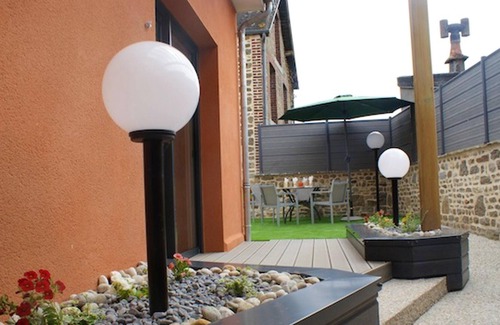 La Ferriere-aux-Etangs Appartement | Homerez - Studio pour 2 pers. avec sauna, spa et jardin à La Ferrière-aux-Étangs