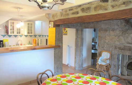 Saint-Andre-en-Vivarais Maison | Homerez - Maison pour 10 pers. avec terrasse à Saint-André-en-Vivarais