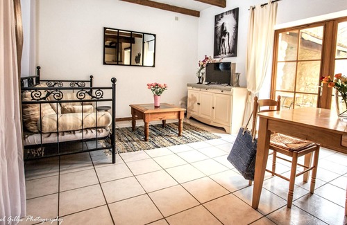 Saint-Front-de-Pradoux Maison | Homerez - Maison pour 4 pers. avec piscine partagée, jacuzzi, spa et terrasse