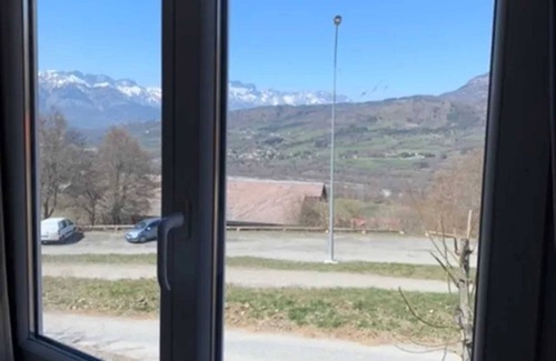 Saint-Leger-les-Melezes Chalet De Ski | Homerez - Chalet in Saint-Léger-les-Mélèzes
