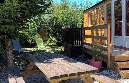 Saint-Leger-les-Melezes Chalet De Ski | Homerez - Chalet in Saint-Léger-les-Mélèzes