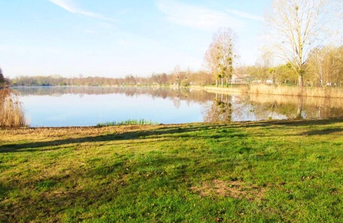Saint-Martin-de-Sanzay Maison | Homerez - Maison pour 4 pers. avec jardin et terrasse à Saint-Martin-de-Sanzay