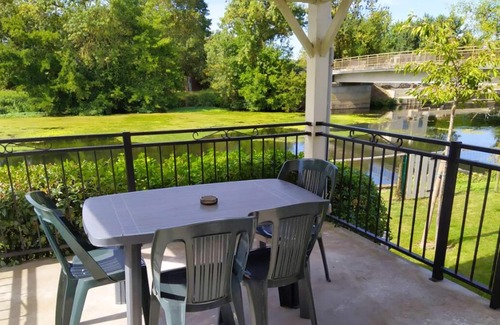 Saint-Martin-de-Sanzay Maison | Homerez - House for 2 ppl. with garden and terrace at Saint-Martin-de-Sanzay