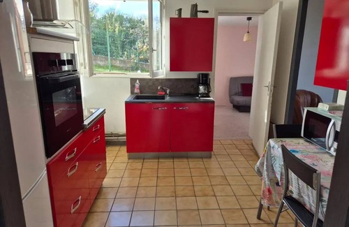 Les Martres-de-Veyre Appartement | Homerez - Maison Les Martres-de-Veyre