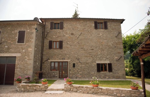 Caprese Michelangelo Maison | Homerez - Maison à Caprese Michelangelo