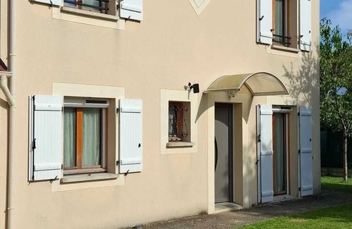 Le Mee-sur-Seine Maison | Homerez - Home in Le Mée-sur-Seine