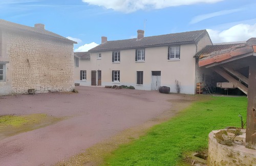 Les-Trois-Moutiers Maison | Homerez - Maison aux Trois-Moutiers