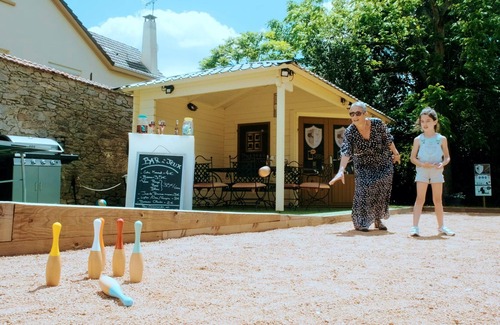 La Gaubretiere Maison | Homerez - Maison pour 4 pers. avec piscine partagée, jacuzzi, spa et jardin