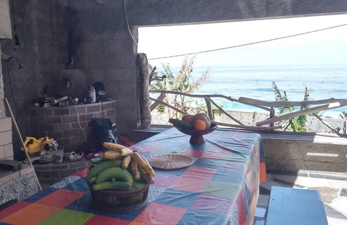 Sao Jorge Maison | Homerez - Maison pour 5 pers. avec vue sur la mer, jardin et balcon à São Jorge