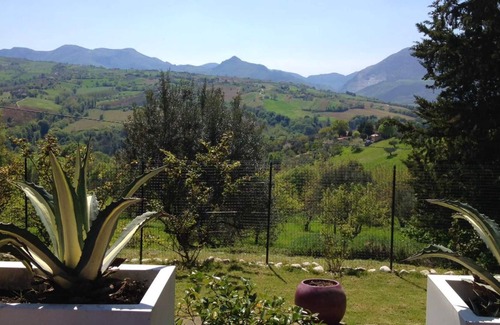 Cupramontana Maison | Homerez - Maison pour 5 pers. avec jacuzzi, jardin et terrasse à Cupramontana