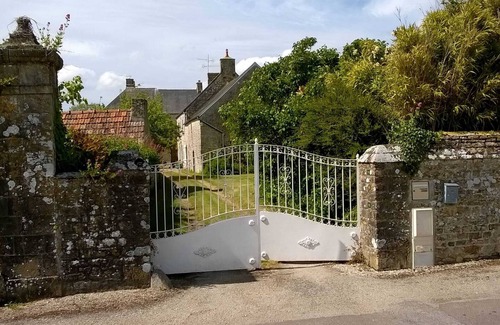 Fontenay-sur-Mer Maison | Homerez - House in Fontenay-sur-Mer