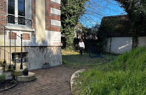 Saint-Florentin Maison | Homerez - Maison à Saint-Florentin, tout confort
