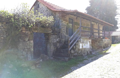 Meada Maison | Homerez - House in Águeda, shared pool