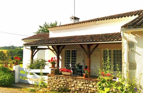 Lannes Maison | Homerez - Maison à Lannes, terrasse and jardin