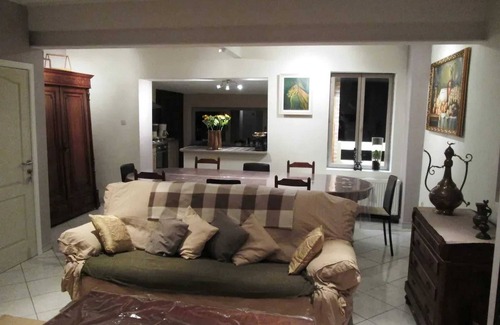 Montignies-sur-Roc Maison | Homerez - House in Montignies-sur-Roc