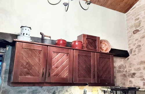 Salsas Maison | Homerez - House in Parada with mountain view