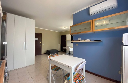 Vercelli Appartement | Homerez - Appartement moderne à Vercelli - 50 m² avec balcon