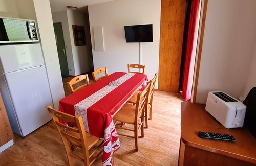 Chamrousse Appartement | Homerez - Appartement à 150 m des pistes pour 6 pers. avec terrasse à Chamrousse