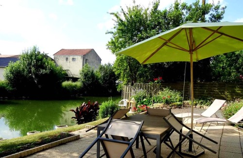 La Taillee Appartement | Homerez - Joli appartement pour 6 pers. avec jardin et terrasse à La Taillée