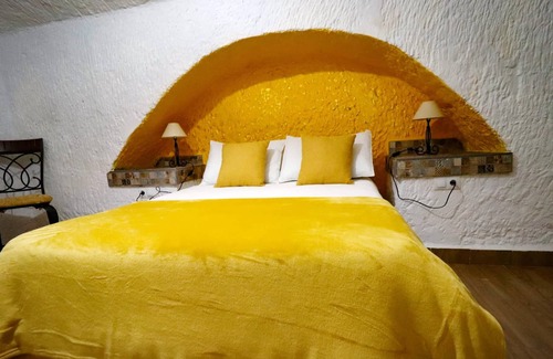 Guadix Appartement | Homerez - Nice appartement for 4 ppl. with shared pool and terrace at Purullena