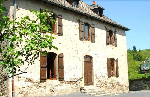 Chataigneraie Cantalienne Appartement | Homerez - Joli appartement pour 3 pers. à Vitrac