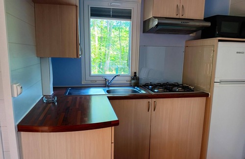 Saint-Cheron Maison | Homerez - Nice bungalow for 5 ppl. with shared pool and terrace at Saint-Chéron