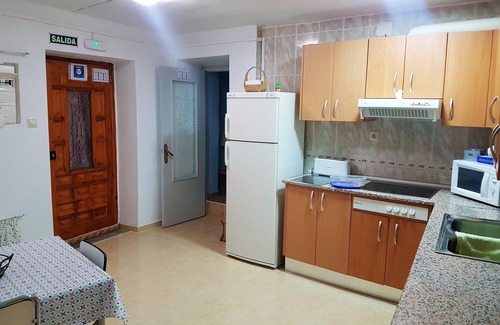 Canaveras Maison | Homerez - Nice house for 4 ppl. with terrace at Cañaveras