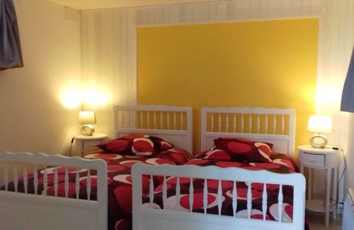 Tredaniel Maison | Homerez - Nice house for 4 ppl. with garden and terrace at Trédaniel