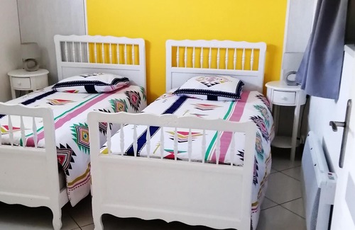 Tredaniel Maison | Homerez - Nice house for 4 ppl. with garden and terrace at Trédaniel