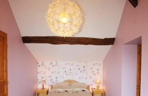 Vindecy Maison | Homerez - Nice house for 5 ppl. with shared pool and garden at Avrilly