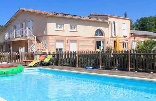 Latrape Maison | Homerez - Nice house for 5 ppl. with shared pool and terrace at Latrape