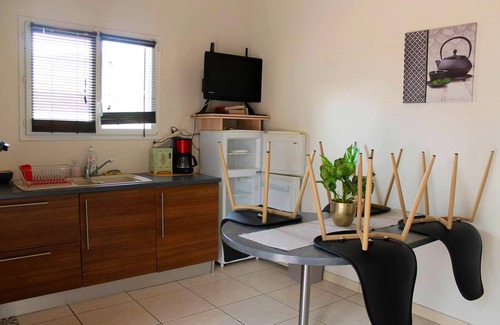 Latrape Maison | Homerez - Nice house for 5 ppl. with shared pool and terrace at Latrape