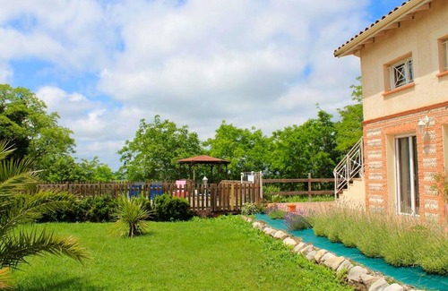 Latrape Maison | Homerez - Nice house for 5 ppl. with shared pool and terrace at Latrape
