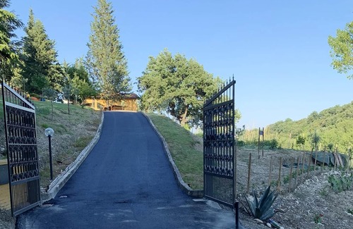 Civitaquana Maison | Homerez - Maison pour 7 pers. avec piscine, jardin et terrasse à Civitaquana