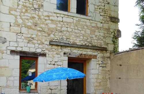 Courchamps Maison | Homerez - Jolie propriété pour 3 pers. avec terrasse et balcon à Courchamps