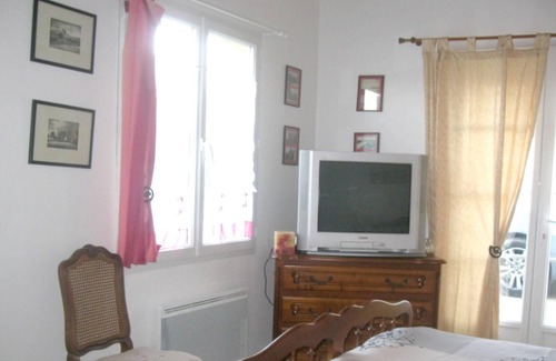 Tonnay-Charente Appartement | Homerez - Joli studio pour 2 pers. avec jardin et terrasse à Tonnay-Charente