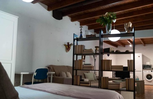 Doctor Barraquer-Grupo Renfe-Policlinico Appartement | Homerez - Nice studio for 2 ppl. at Sevilla