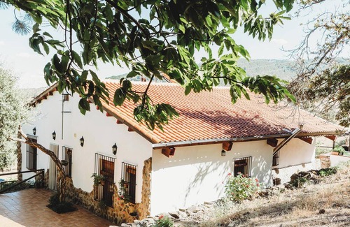 Monesterio Villa | Homerez - Villa tranquila en Monesterio con piscina privada