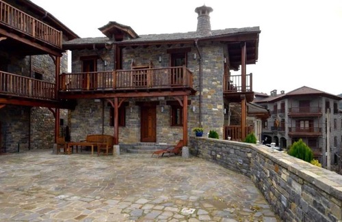 Boltana Maison | Homerez - Retraite romantique avec jacuzzi à Boltaña
